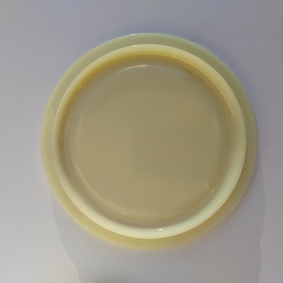 Vintage McKee custard glass refrigerator canister w/ lid round grease jar GLOWS - Picture 4 of 14